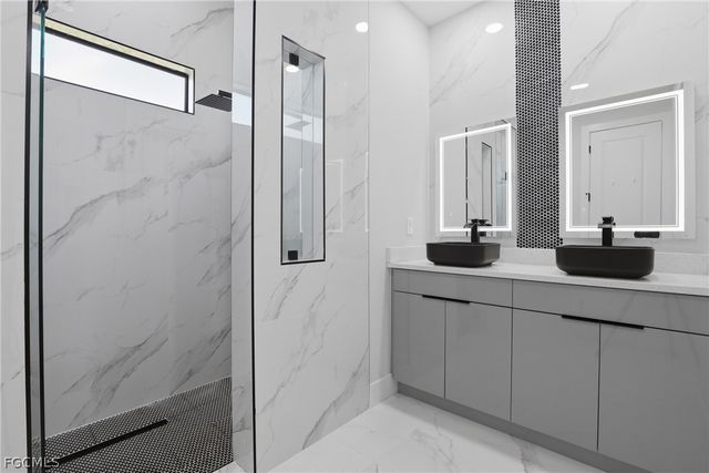 1108 NE 19th TER, Cape Coral, FL 33909