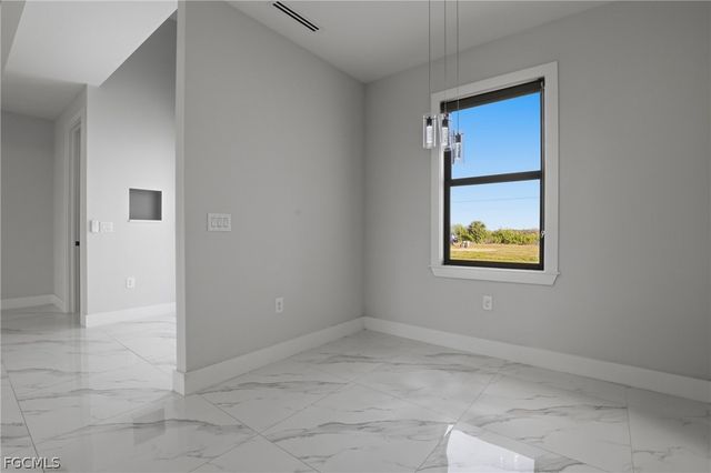 1108 NE 19th TER, Cape Coral, FL 33909