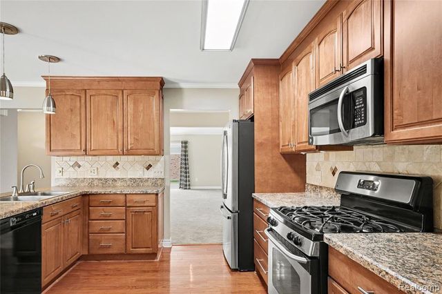 41071 E Rosewood Drive, Clinton Township, MI 48038