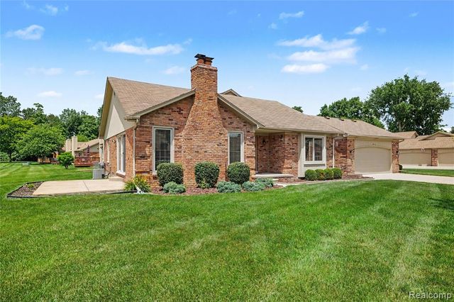 41071 E Rosewood Drive, Clinton Township, MI 48038