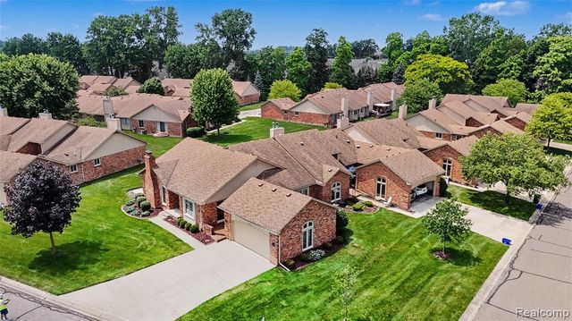 41071 E Rosewood Drive, Clinton Township, MI 48038
