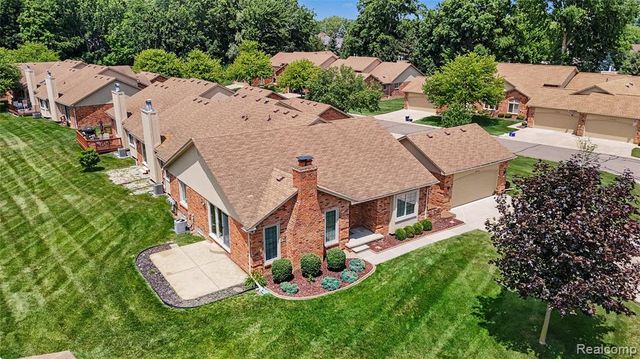 41071 E Rosewood Drive, Clinton Township, MI 48038