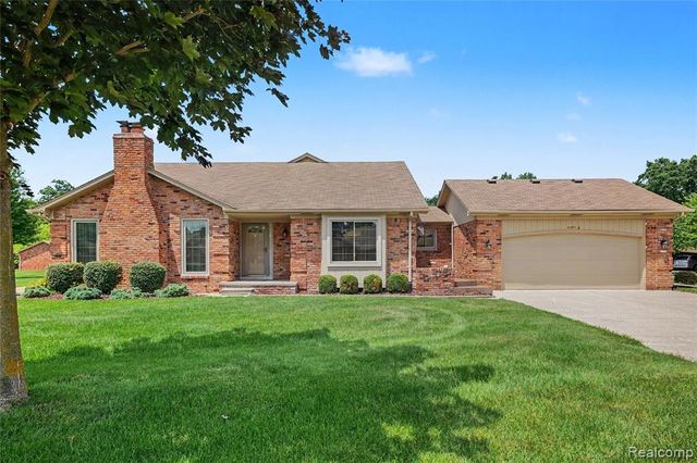 41071 E Rosewood Drive, Clinton Township, MI 48038