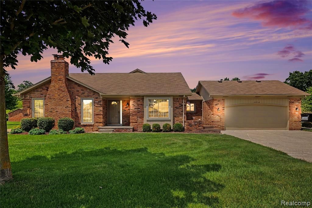 41071 E Rosewood Drive, Clinton Township, MI 48038