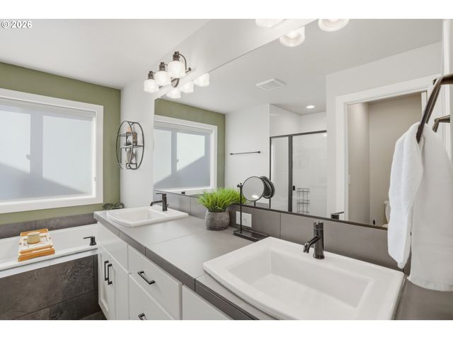 13603 Ne 109TH Way, Vancouver, WA 98682