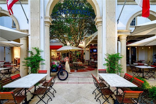 1100 9th ST S E101, Naples, FL 34102