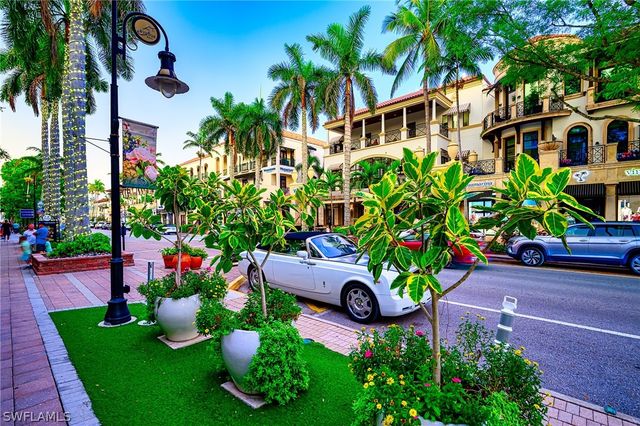 1100 9th ST S E101, Naples, FL 34102