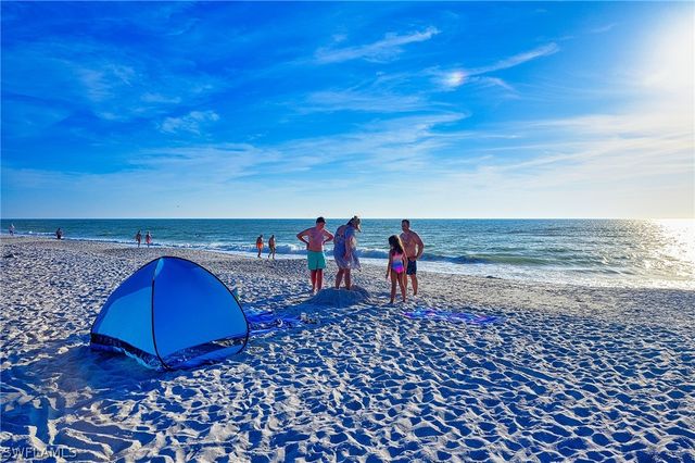 1100 9th ST S E101, Naples, FL 34102