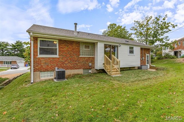 9479 Arban Drive, Crestwood, MO 63126