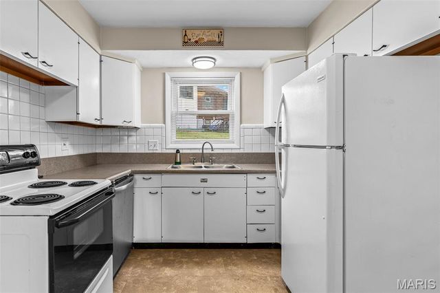 9479 Arban Drive, Crestwood, MO 63126