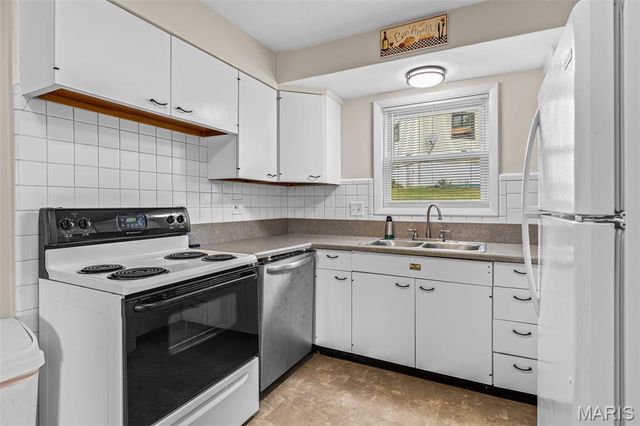 9479 Arban Drive, Crestwood, MO 63126