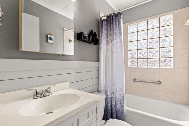 200 N Cove Boulevard, Panama City, FL 32401