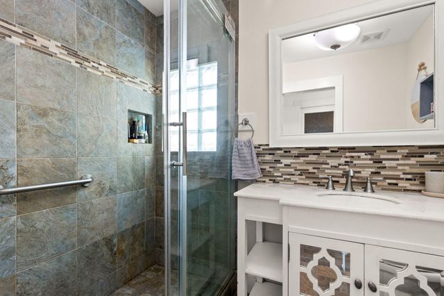 200 N Cove Boulevard, Panama City, FL 32401