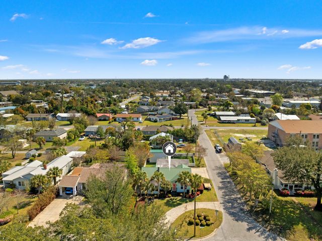 200 N Cove Boulevard, Panama City, FL 32401