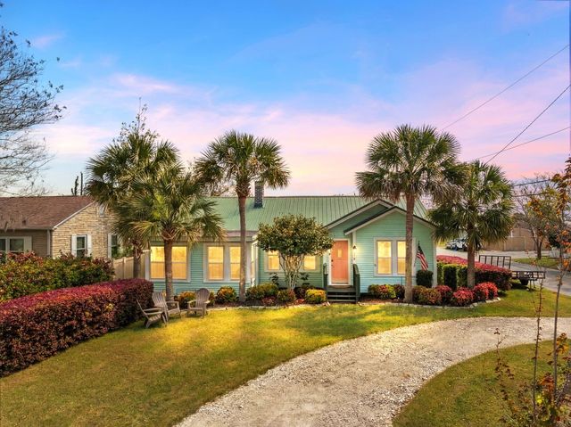 200 N Cove Boulevard, Panama City, FL 32401