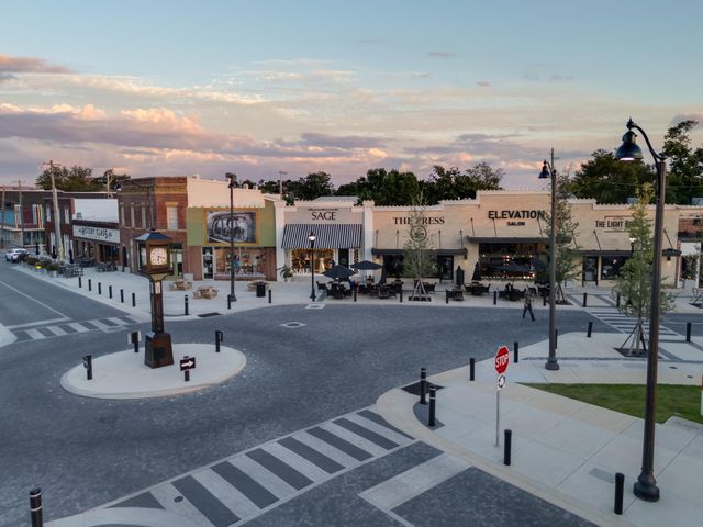 200 N Cove Boulevard, Panama City, FL 32401