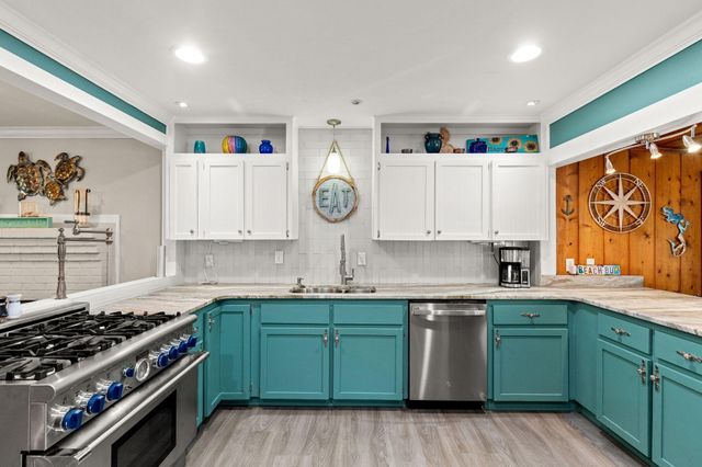 200 N Cove Boulevard, Panama City, FL 32401