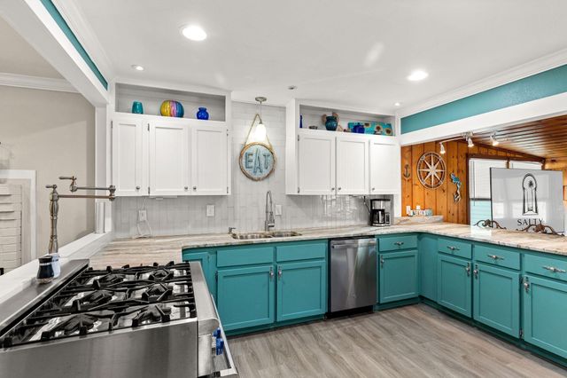 200 N Cove Boulevard, Panama City, FL 32401