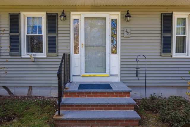 42 Stowe Rd, Grafton, MA 01519