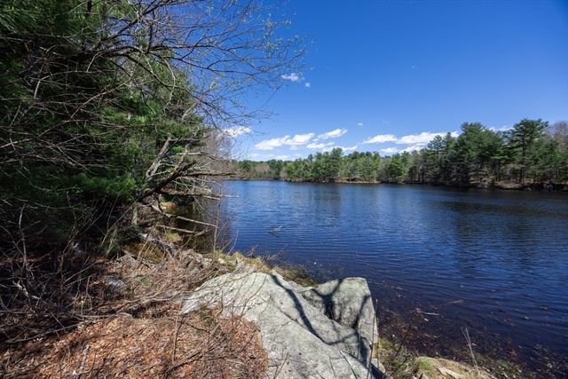 42 Stowe Rd, Grafton, MA 01519