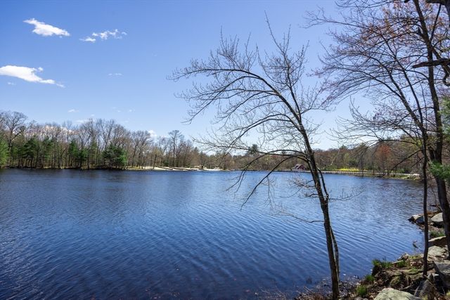 42 Stowe Rd, Grafton, MA 01519