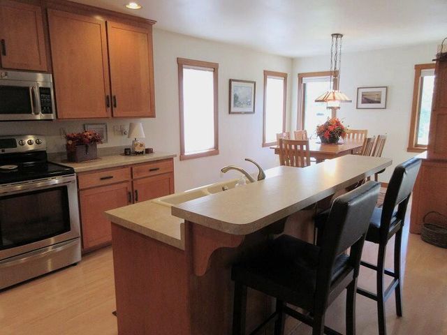 1619 Sandstone LANE, Howards Grove, WI 53083