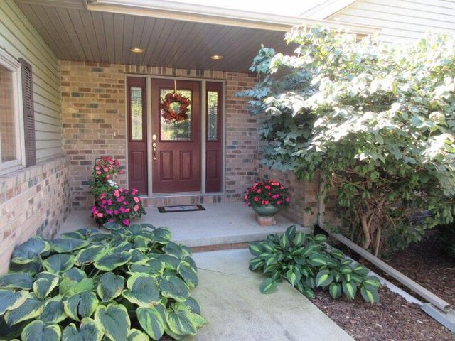 1619 Sandstone LANE, Howards Grove, WI 53083