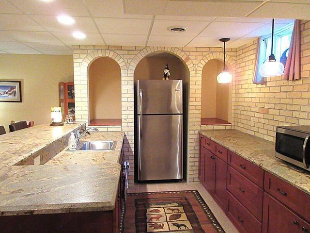 1619 Sandstone LANE, Howards Grove, WI 53083