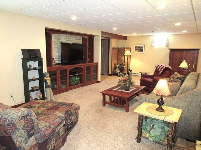 1619 Sandstone LANE, Howards Grove, WI 53083