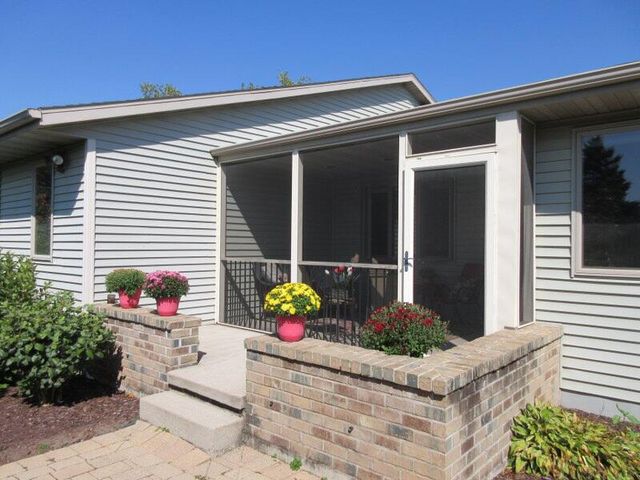 1619 Sandstone LANE, Howards Grove, WI 53083