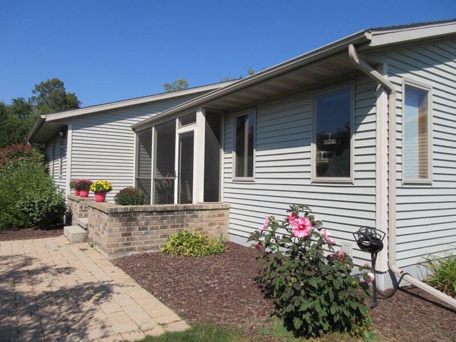 1619 Sandstone LANE, Howards Grove, WI 53083