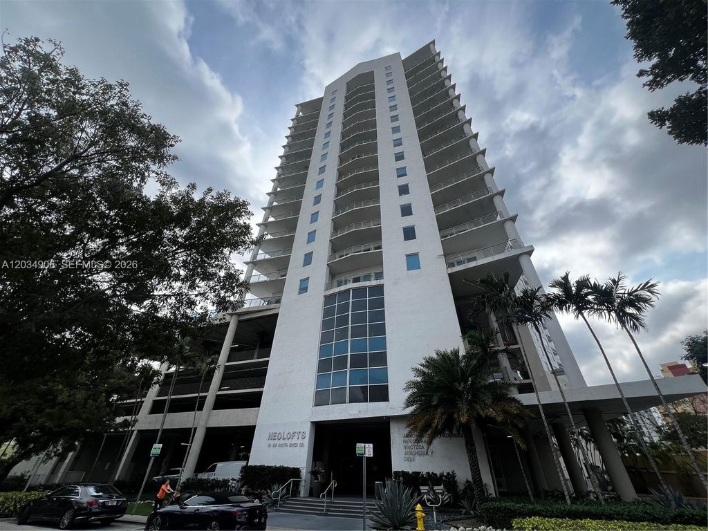 10 SW South River Dr 812, Miami, FL 33130