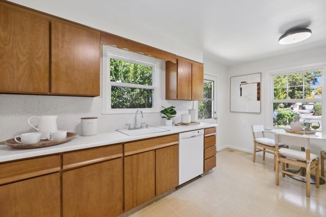 1050 Boranda Avenue, Mountain View, CA 94040