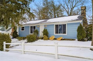 42 Woodland Drive, West Warwick, RI 02893