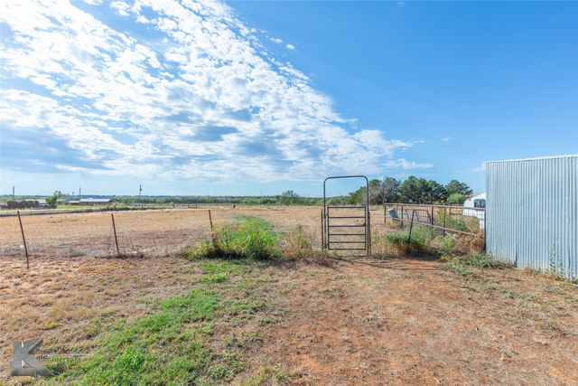 217 County Road 370, Sweetwater, TX 79556