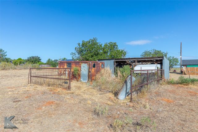 217 County Road 370, Sweetwater, TX 79556