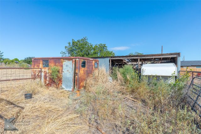 217 County Road 370, Sweetwater, TX 79556