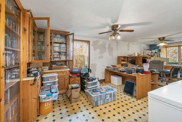 56 Prescott Heights Road, Hooksett, NH 03106