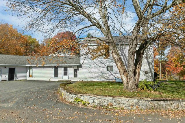 56 Prescott Heights Road, Hooksett, NH 03106
