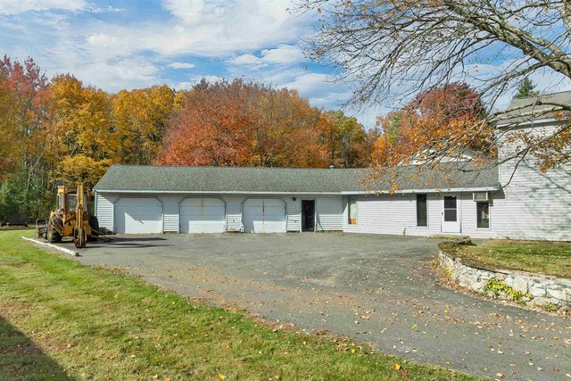 56 Prescott Heights Road, Hooksett, NH 03106