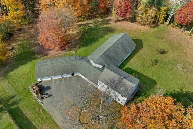 56 Prescott Heights Road, Hooksett, NH 03106