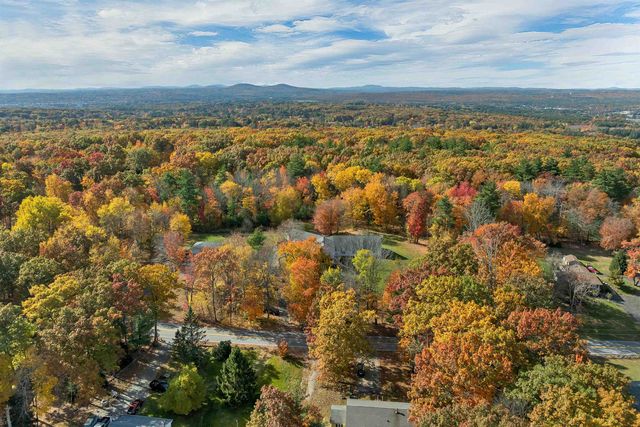 56 Prescott Heights Road, Hooksett, NH 03106