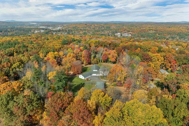 56 Prescott Heights Road, Hooksett, NH 03106