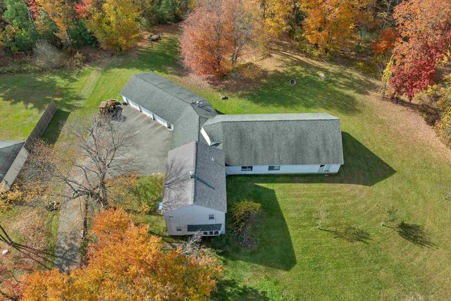 56 Prescott Heights Road, Hooksett, NH 03106