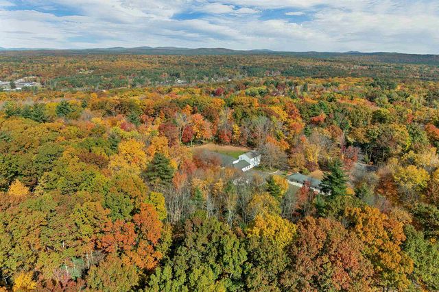 56 Prescott Heights Road, Hooksett, NH 03106