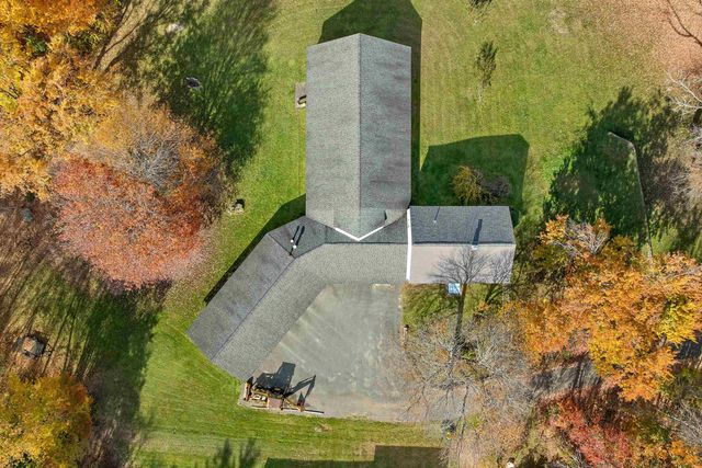 56 Prescott Heights Road, Hooksett, NH 03106