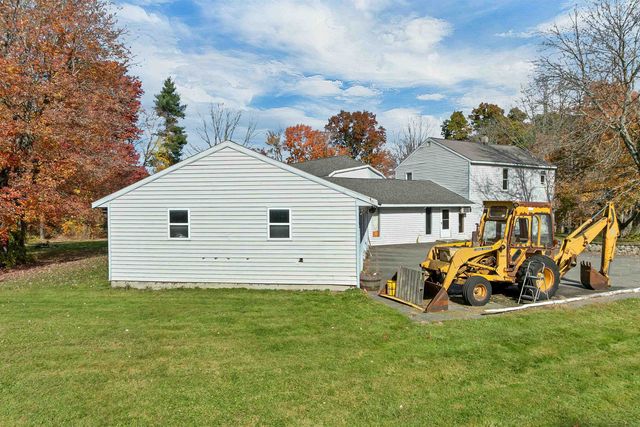 56 Prescott Heights Road, Hooksett, NH 03106