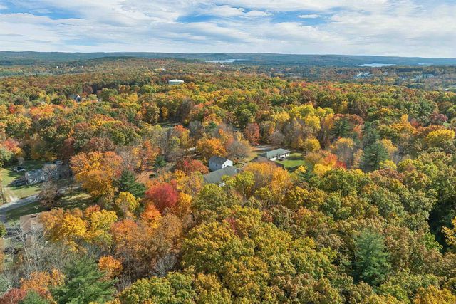 56 Prescott Heights Road, Hooksett, NH 03106