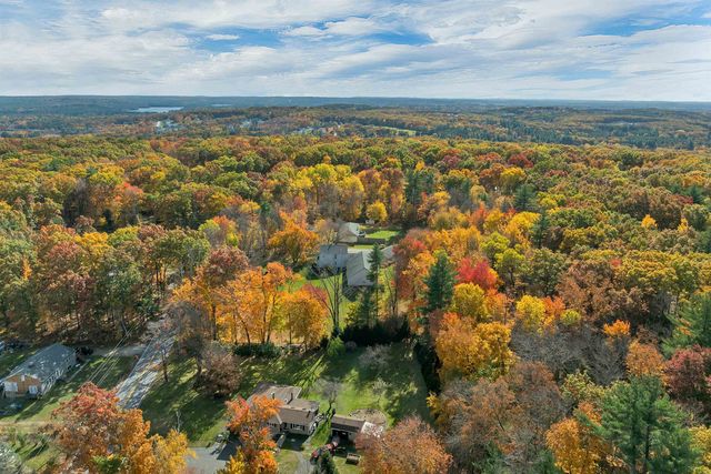 56 Prescott Heights Road, Hooksett, NH 03106