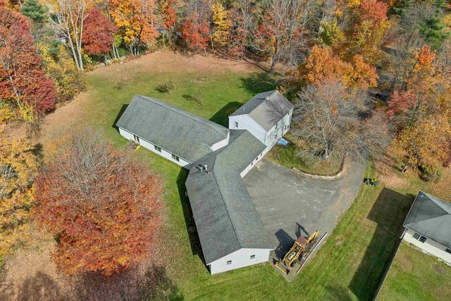 56 Prescott Heights Road, Hooksett, NH 03106